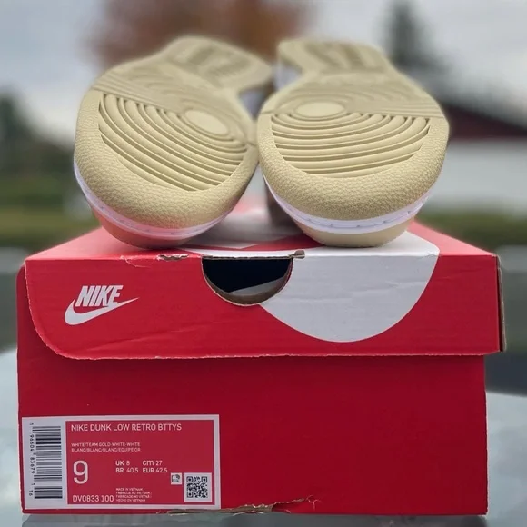 Nike Dunk Low US9 'Team Gold' - Picture 7 of 10